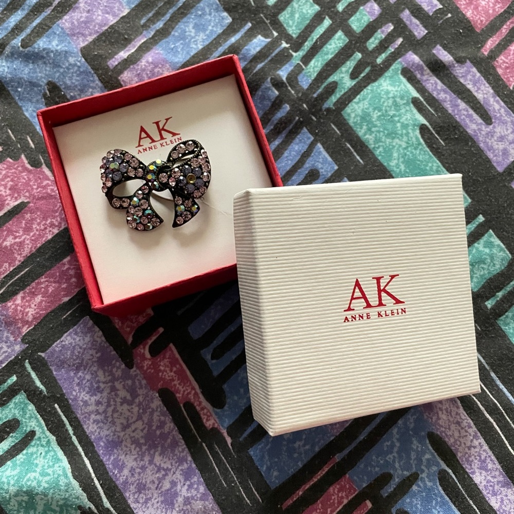ANNE KLEIN Bow Bedazzled Embellished Brooch NWT